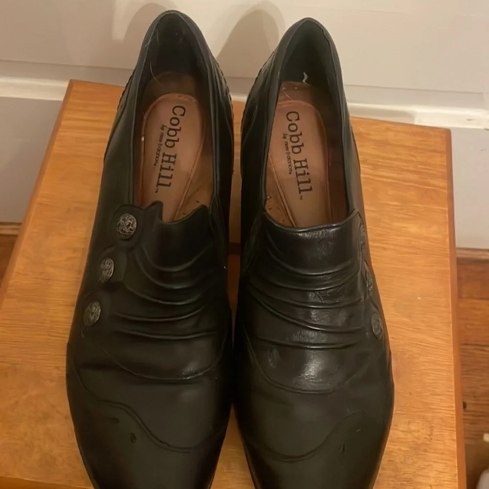 Cobb Hill leather heeled loafers size‎ 10 nearly perfect condition